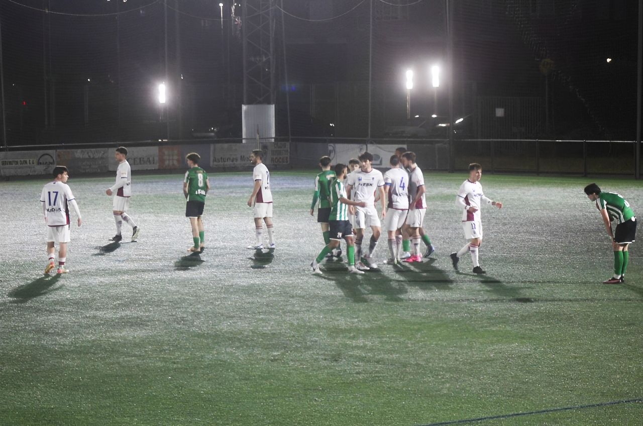 …Y AL LENENSE PROINASTUR LE VOLVIERON A EMPATAR EN LA ORILLA (1-1)